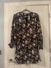 BNWT - Gorgeous In the Style floral dress - size 10