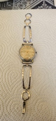 Alte Uhr SOVIET RUSSIA USSR Armbanduhr Funktioniert/N 138