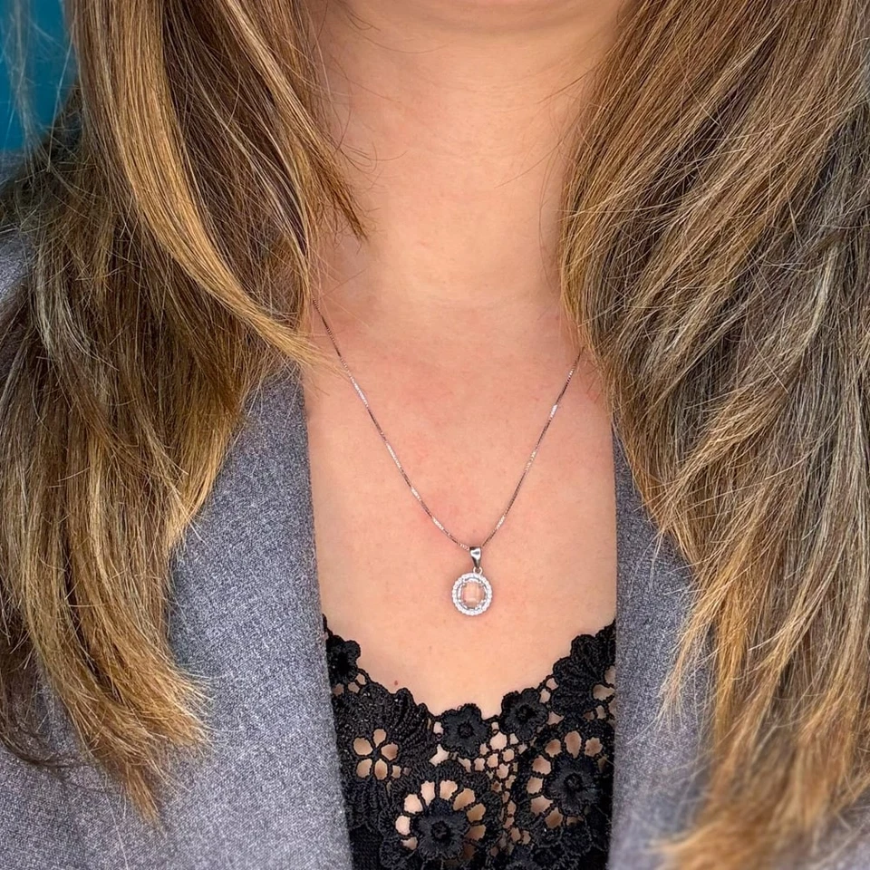 Collana con Ciondolo in Argento 925 e Pietra Tonda - Immagine 2 di 4