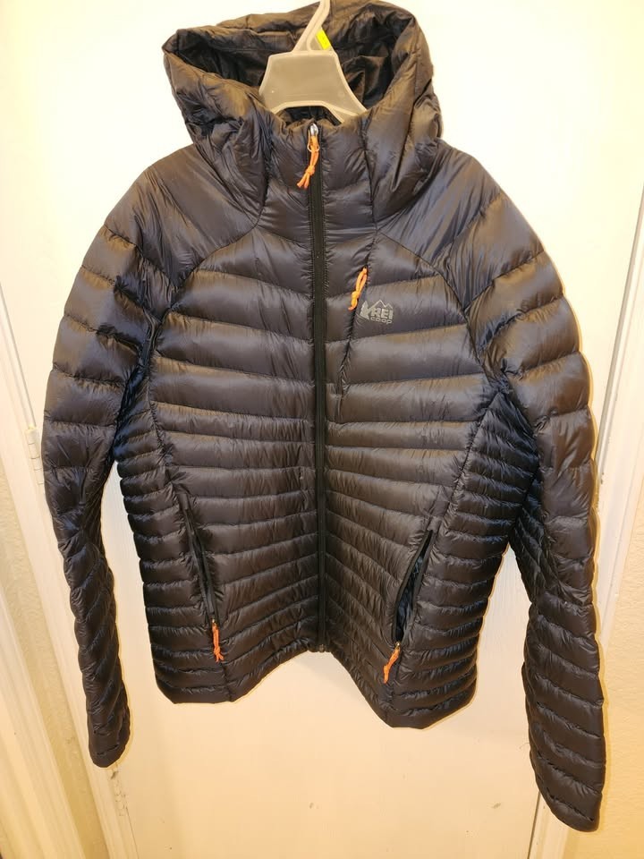 REI  Men's XL Magma 850 Down Puffy with Hood, Ultralight, Ba