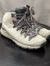 Danner Boots Womens 7 M Mountain 600 Enduro Weave Timberwolf #62283 Gray/Black
