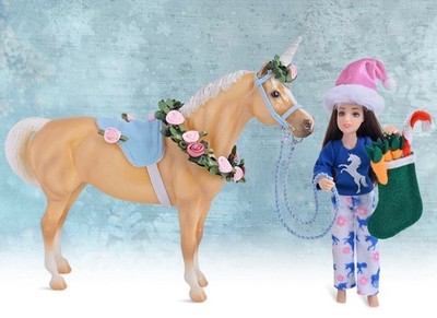 New Breyer Christmas Horse #712460 Holiday Pony Playset  Mia  Palomino POA Doll