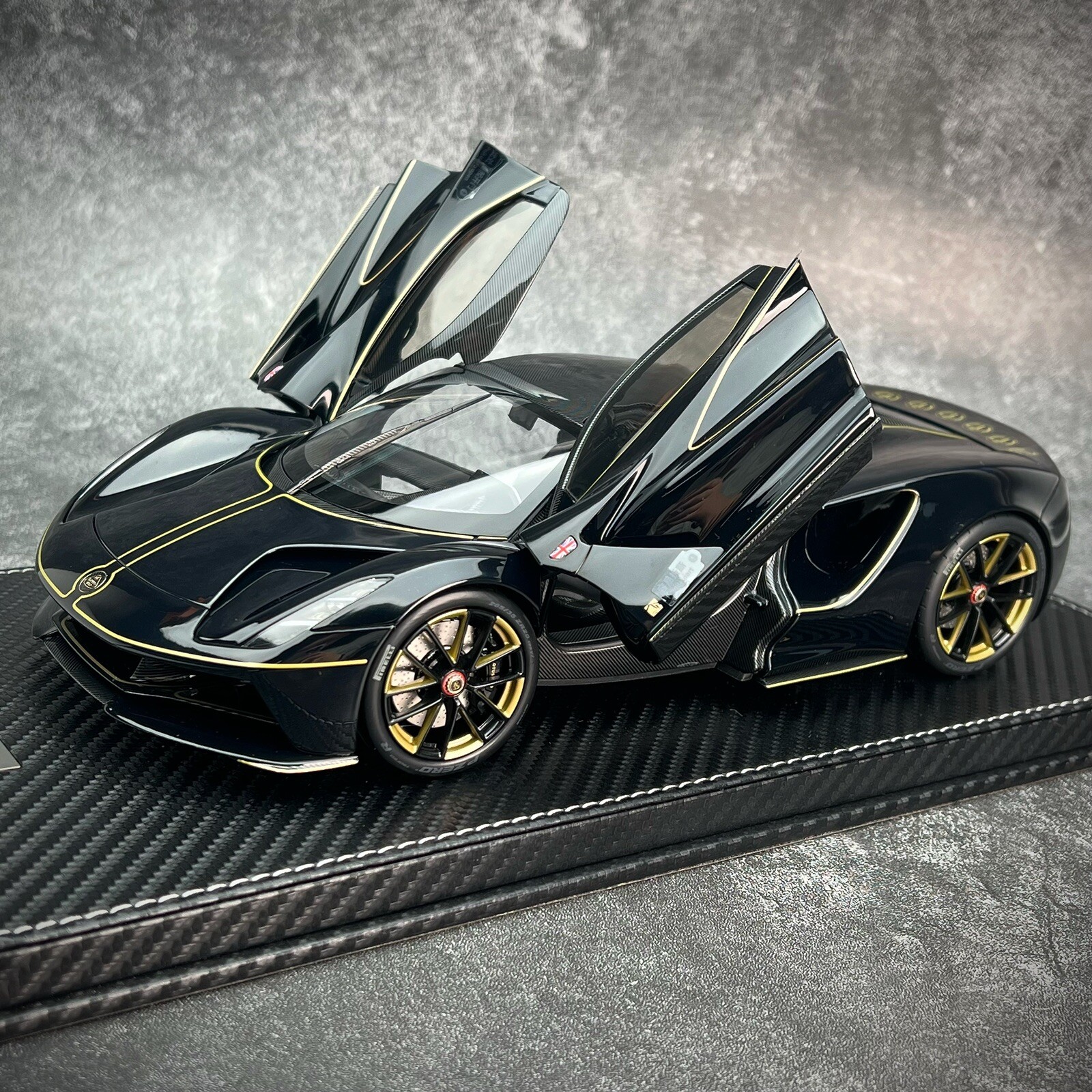 1/18 Diecast Lotus Evija Fittipaldi Edition Black Livery Opening Model  