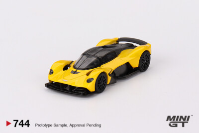 ミニカー MINI GT 74 1/64 In Stock) Mini GT #744 1/64 Aston Martin Valkyrie Sunburst