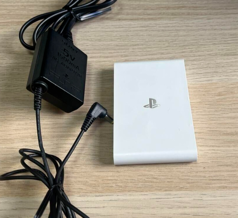 Sony PS Vita TV VTE-1000 AB01 White Console PlayStation Vita with charging  cable