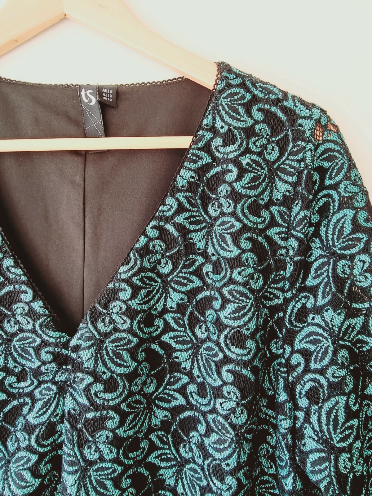 TS TAKING SHAPE Green Floral Lace 3/4 Sleeve Stretchy… - Gem