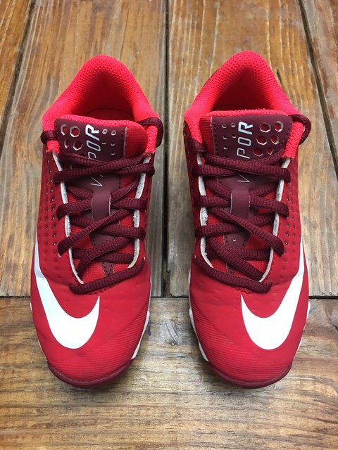 look red cleats float