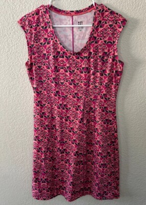 Title Nine Dream Dress Size Medium Pink Geometric Patterned Cap Sleeve tiny Flaw