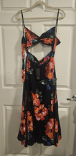 Lulus Black Floral Twist Front Cut Out V-Neck Midi Dress S Rayon CLD107019