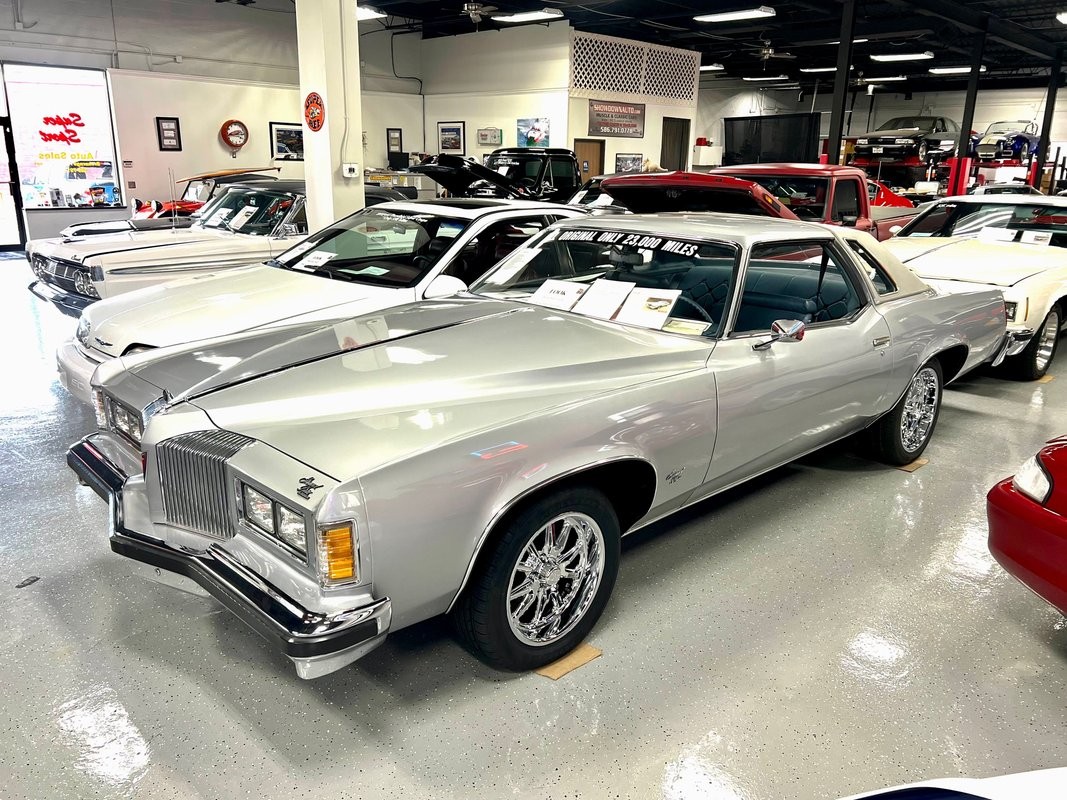 1976 Pontiac Grand Prix for sale in Fraser Michigan