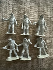 Vintage Lot Set 7 Astronaut Spacemen Standing Gray Plastic Toy Figures 2"