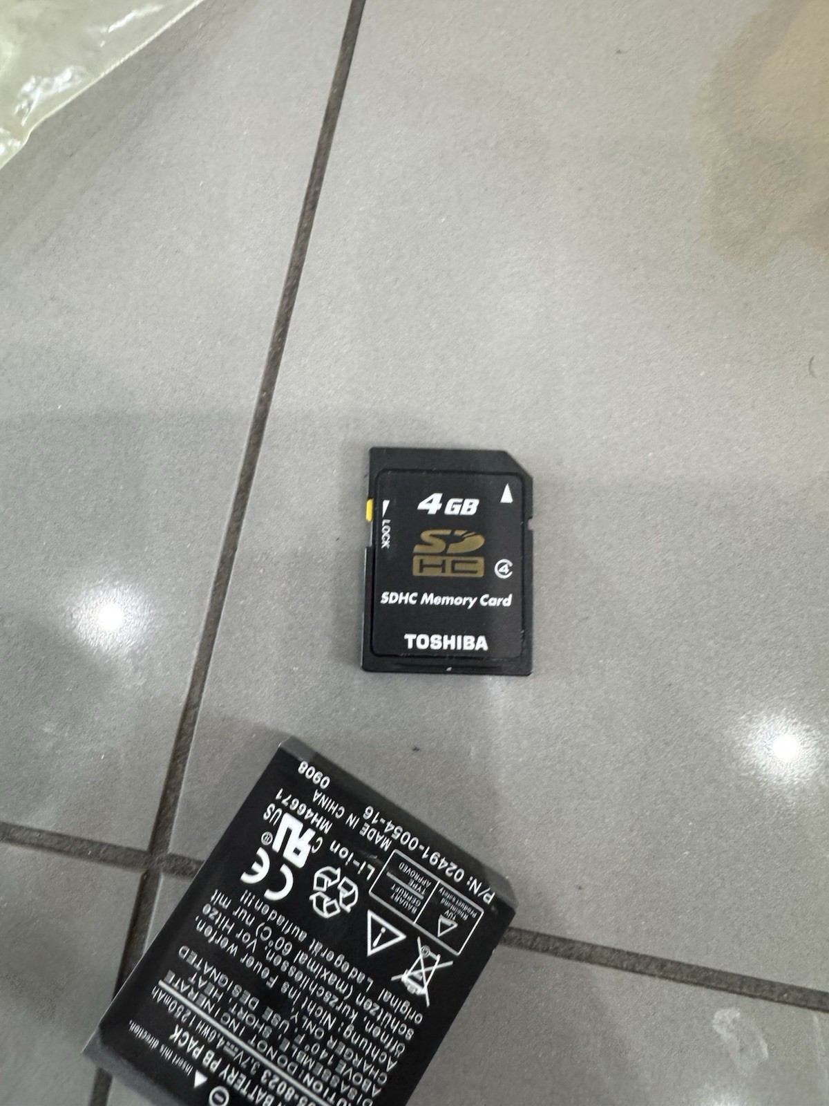 SeaLife DC1000 Digital Underwater Camera With Accessories