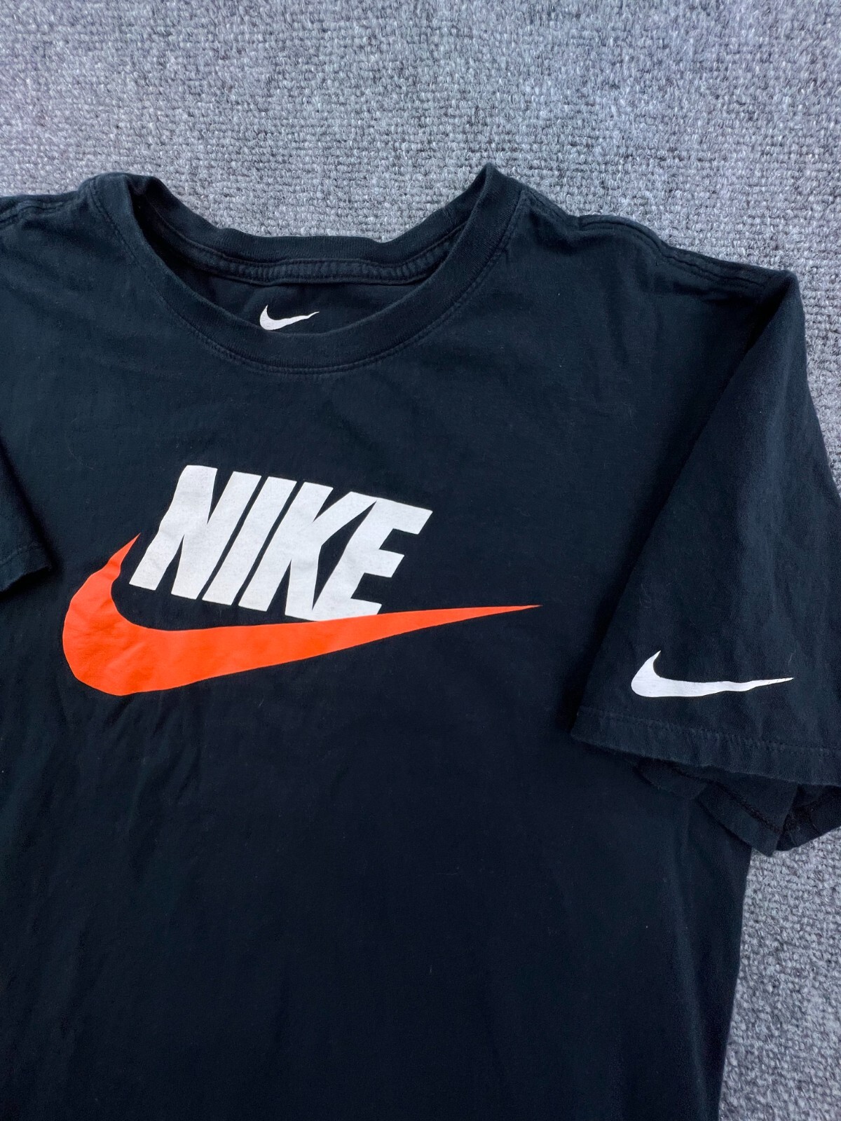Nike Medium Athletic Cut T Shirt Black Short Sleeve Orange White Logo