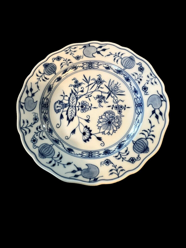 Meissen Blue Onion Dinner Plate Crossed Swords 9 3/4" Blue and White - Picture 4 of 4