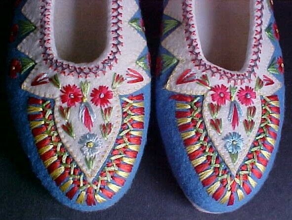 Handmade Embroidered Wool Indoor Shoes 1960s-70s … - image 8