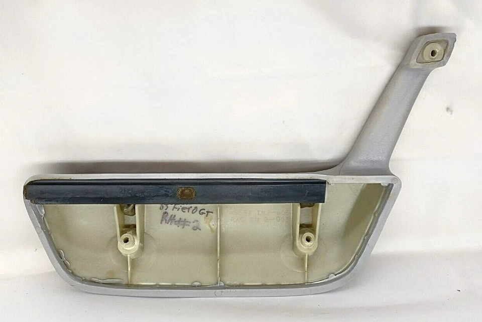 84-88 PONTIAC FURO GT КУПЕ Б/У ПРАВАЯ РУЧКА ЗАХВАТА ПАССАЖИРСКОЙ ДВЕРИ СЕРЫЙ #2 20434716 - Изображение 3 из 3