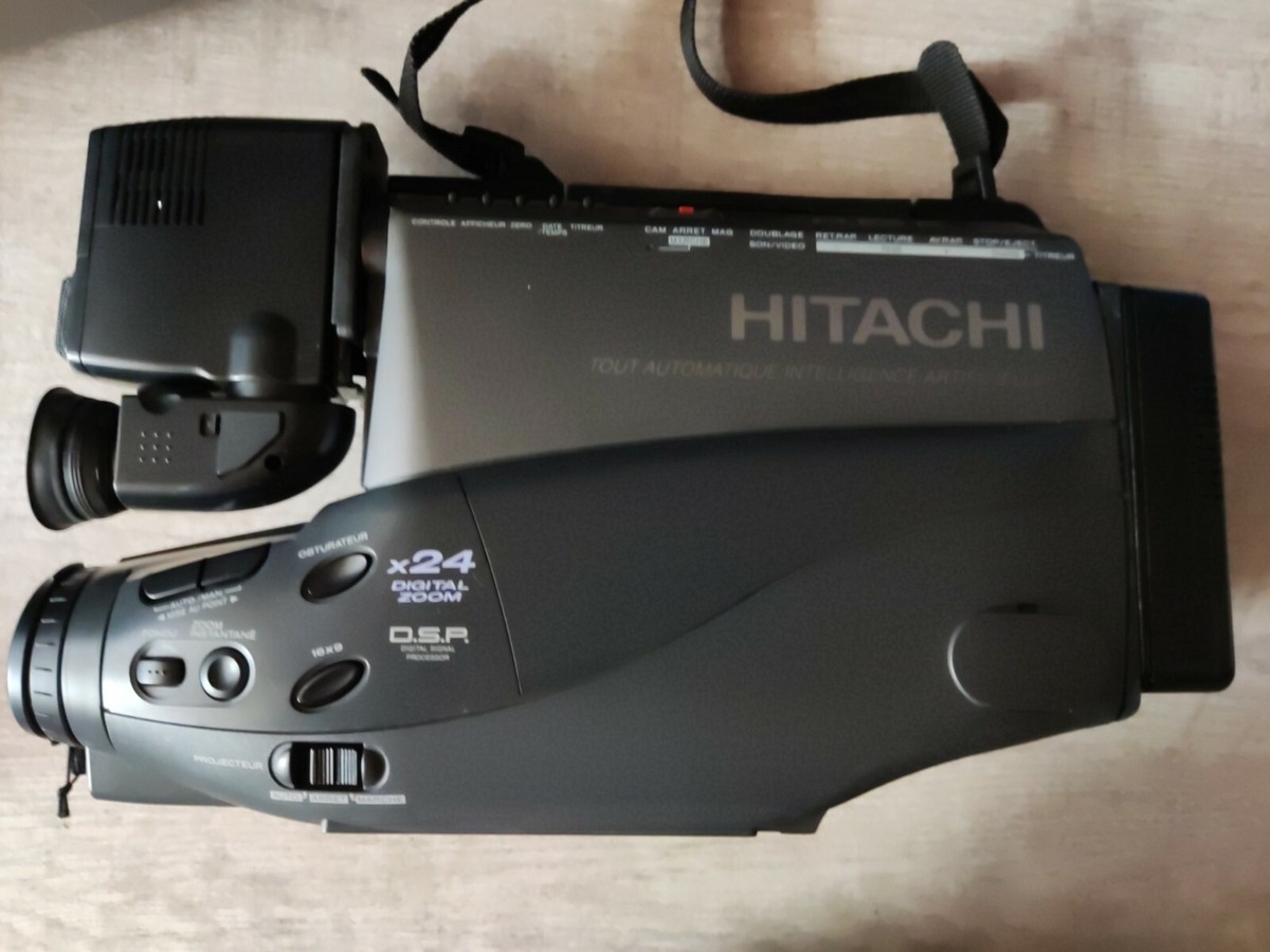 VIDEOCAMERA VHS HITACHI - Audio/Video In vendita a Napoli