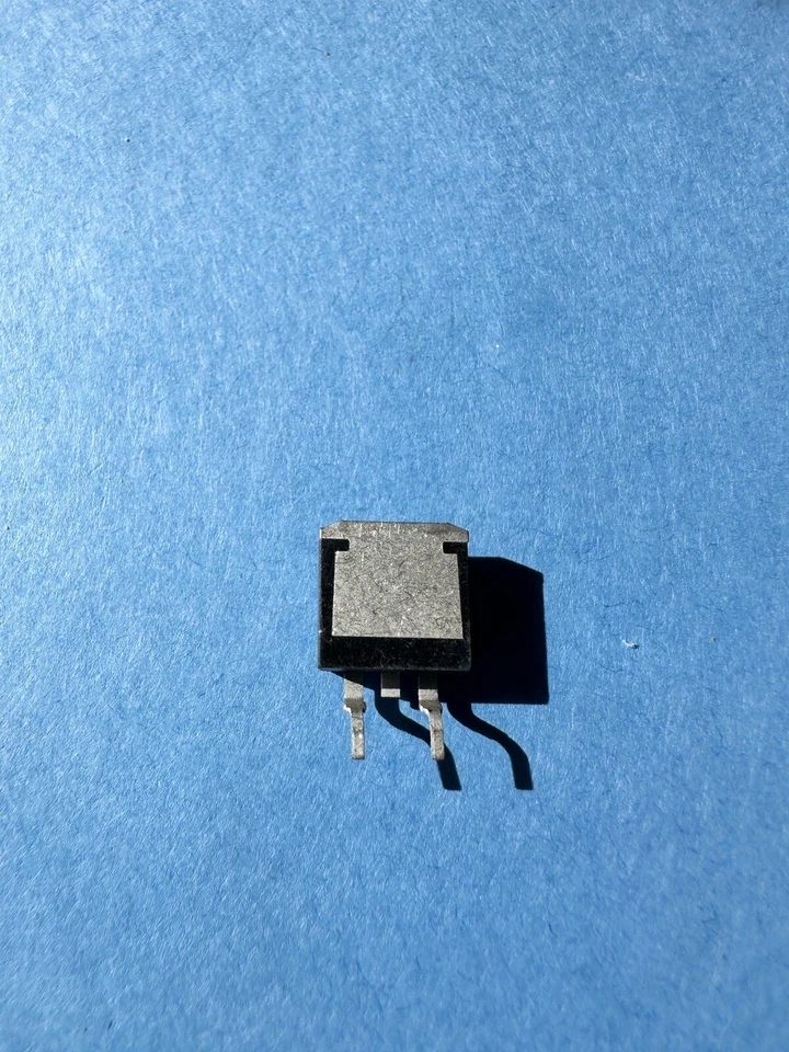 Transistor DG302 TO-263 - Nuevo stock antiguo Foto 2 de 2