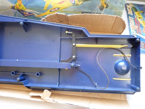 RARE VINTAGE 1970'S AIRFIX SUPER FLIGHT DECK TOY / GAME, INCOMPLETE & TATTY BOX - Picture 8 of 10