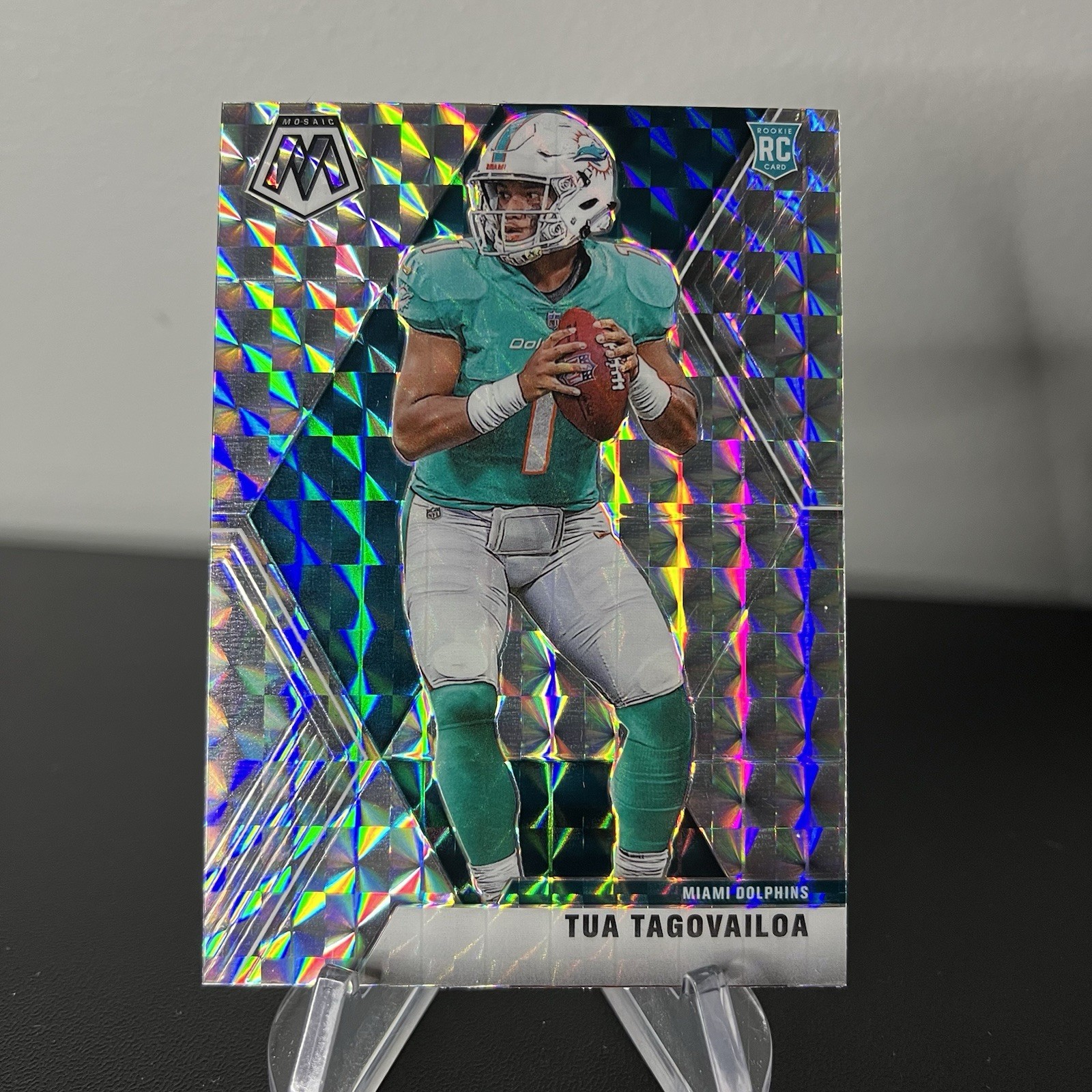2020 Panini Mosaic Tua Tagovailoa RC #203 Miami Dolphins - Mosaic Silver Prizm