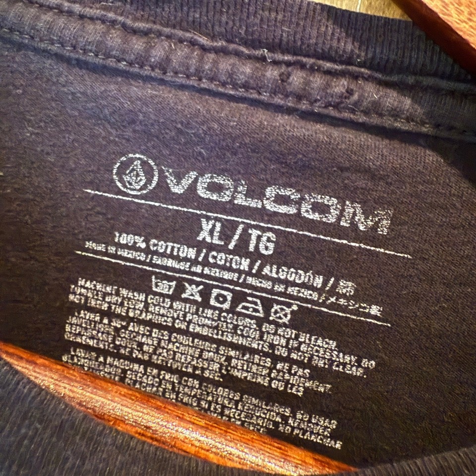 VOLCOM T-Shirt Stone Graphic Print Mens XL Black 1991 Surf Skate (A0021 ...