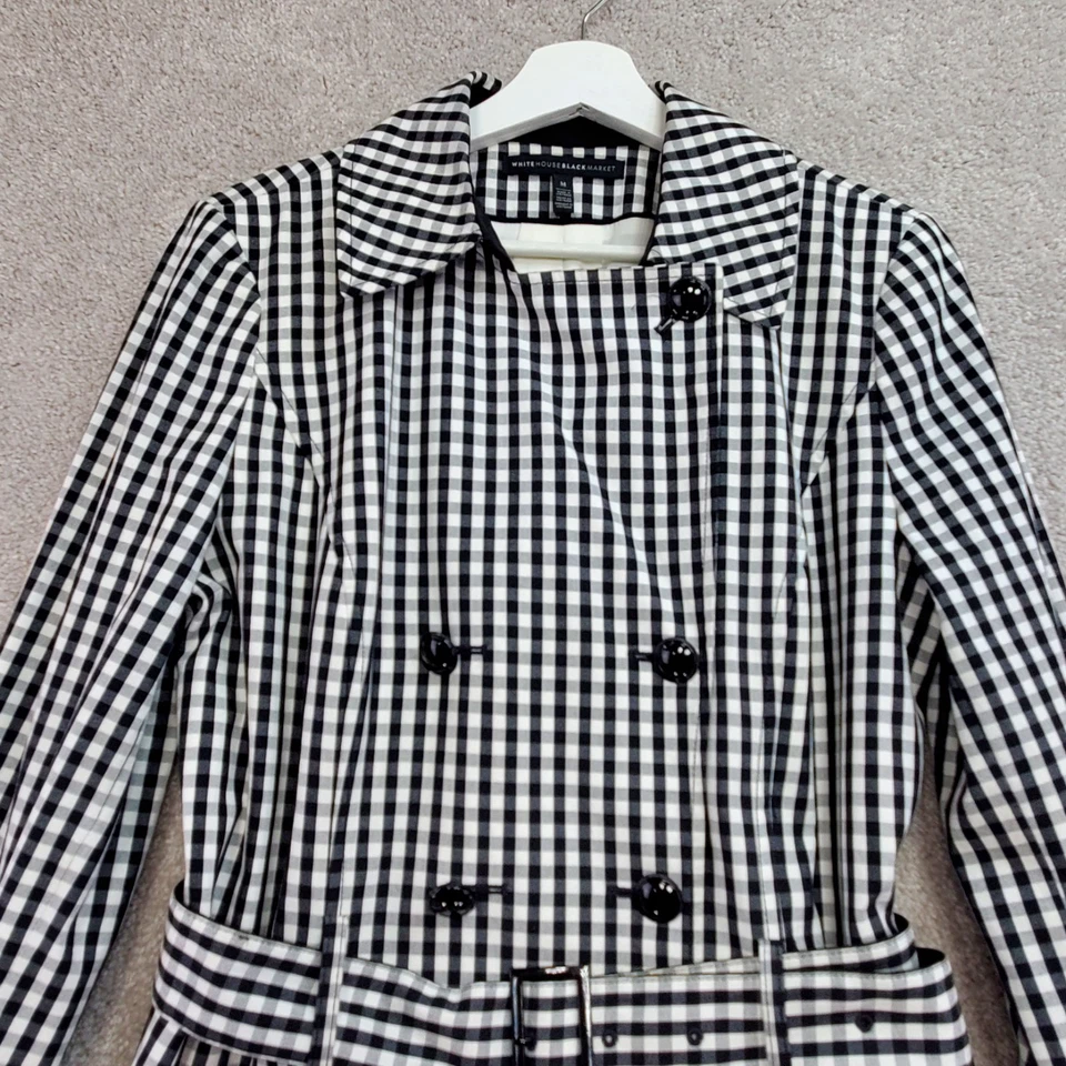Gabardina para mujer White House Black Market M negra blanca a cuadros algodón con cinturón Foto 2 de 4