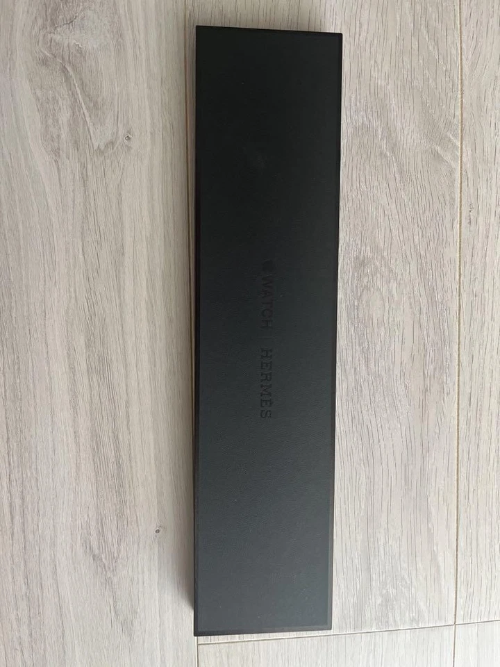 Pulseira de couro Hermes para Apple Watch 42/44mm preta usada excelente - Imagem 4 de 4