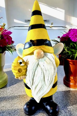 Honey Bee Gnome Bee Keeper  Figurine Indoor Yard Lawn Garden  9.5  NEW