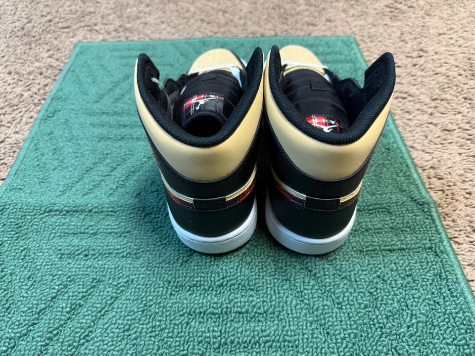 Tenis para hombre DZ5329-001 Nike Air Jordan 1 Mid SE Tartan Swoosh Foto 4 de 4