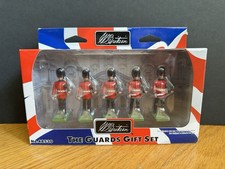 W BRITAIN The Guards Gift Set 48530 Detailed Miniatures Buckingham Palace
