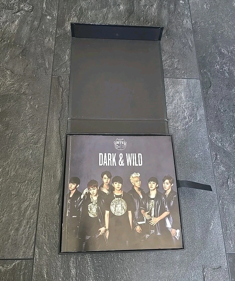 BTS (Bangtan Boys/Beyond The Scene): Dark & Wild Limited Edition Neuwertig - Bild 2 von 4