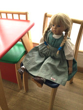 Große Puppe Sigikid Nr. 10 blond mit Zöpfen 53 cm kleines Mädchen Künstlerpuppe