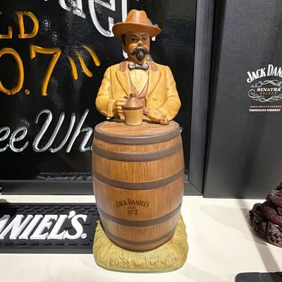 Jack Daniels Esquire Decanter Whiskey Rare Discontinued