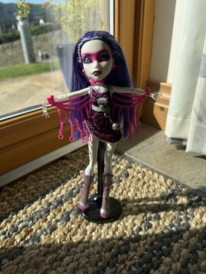 Monster High G1 Power Ghouls Spectra Vondergeist Polterghoul Puppe