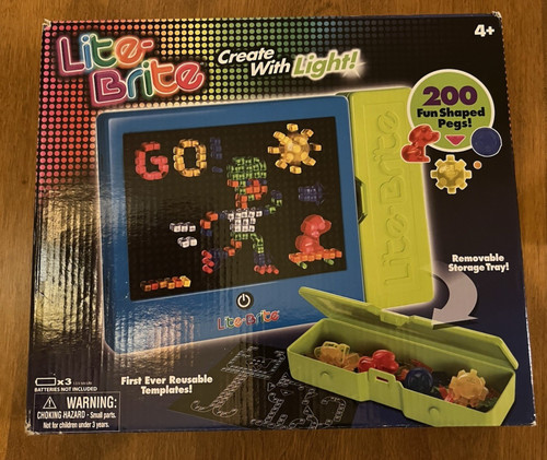 LITE BRITE CREATE WITH LIGHT! HASBRO 2014 SET 200 PEGS - COMPLETE AND WORKS