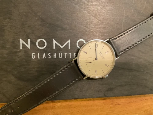 Glashütte Nomos Tangente, Herrenuhr Handaufzug