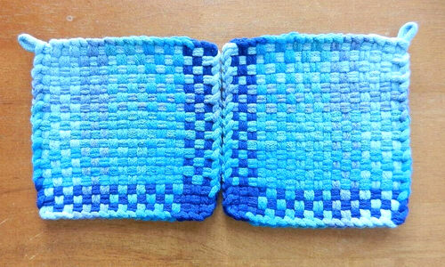 Set of 2 Handmade Artisan Woven Loomed Blue Ombre Potholders Hot Pads Trivets - Picture 2 of 7