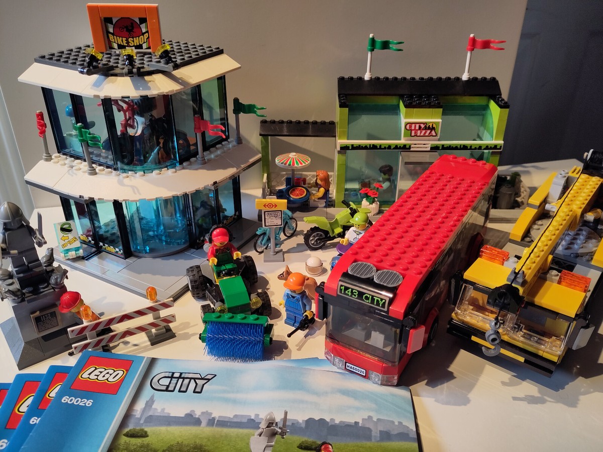 LEGO City 60026 Town Square 100% Complete Very Good Condition with