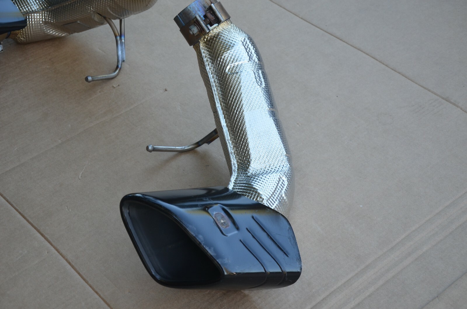 2015-2021 McLaren 570GT Rear Exhaust Muffler Tail Pipe Tip End OEM 13HA027MP