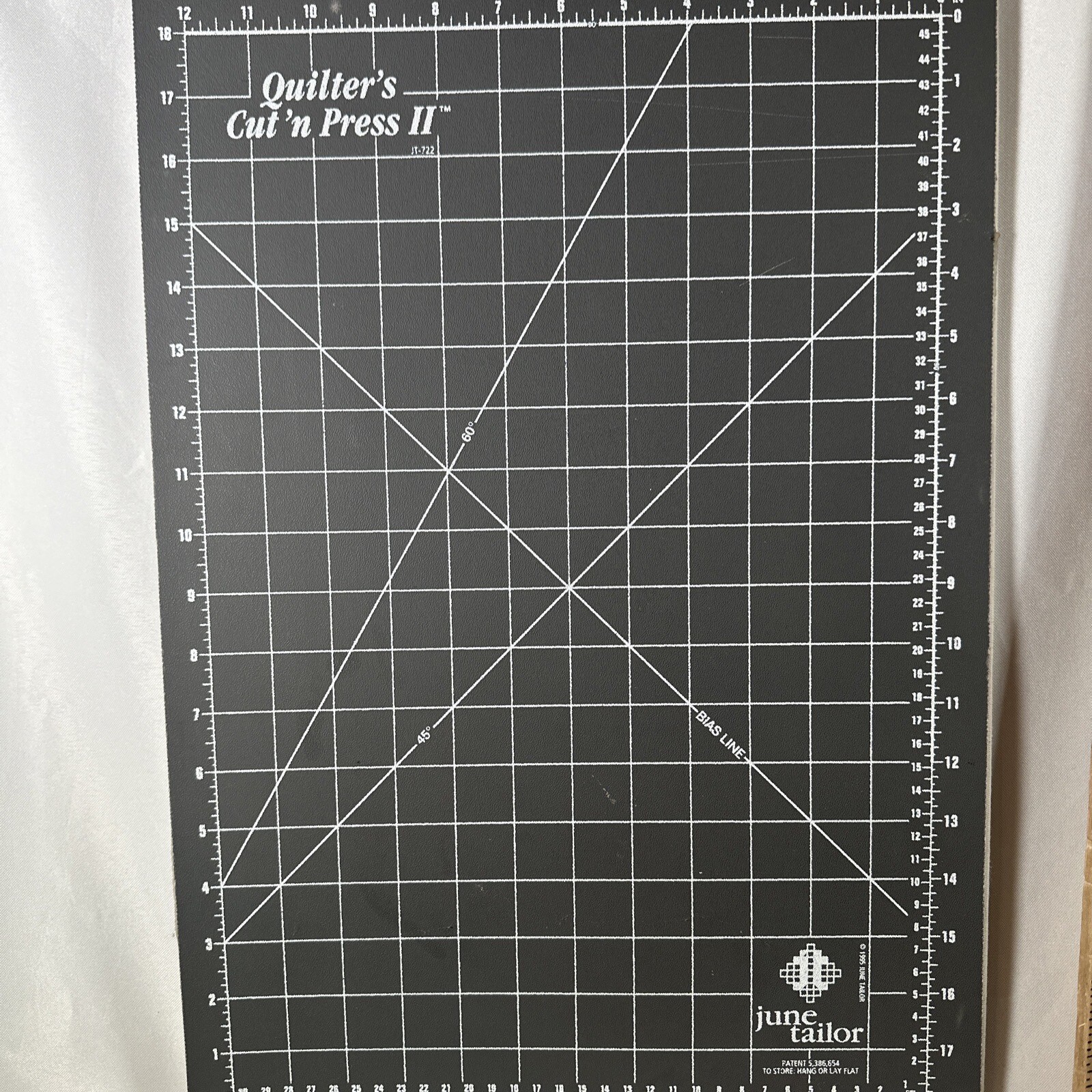 Quilters Cut n Press II June Tailor JT722 Padded 12 x 18 Double Sided
