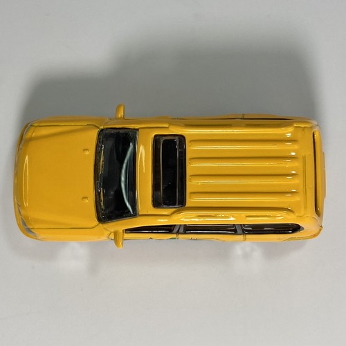MotorMax (6010) Toyota Land Cruiser 1/64 Diecast Yellow "Farm Supplies Express" - Picture 9 of 10