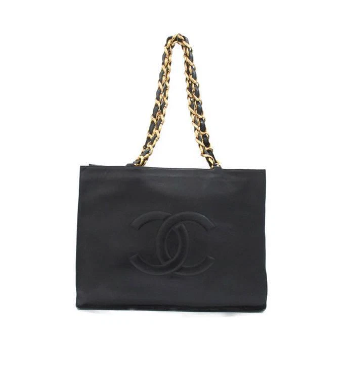 Chanel black tote clearance with gold chain