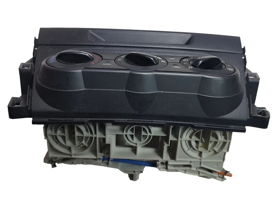 2014-2016 Mazda 3 AC Heater Climate Temperature Control Unit 61 190B OEM - Image 2 of 4