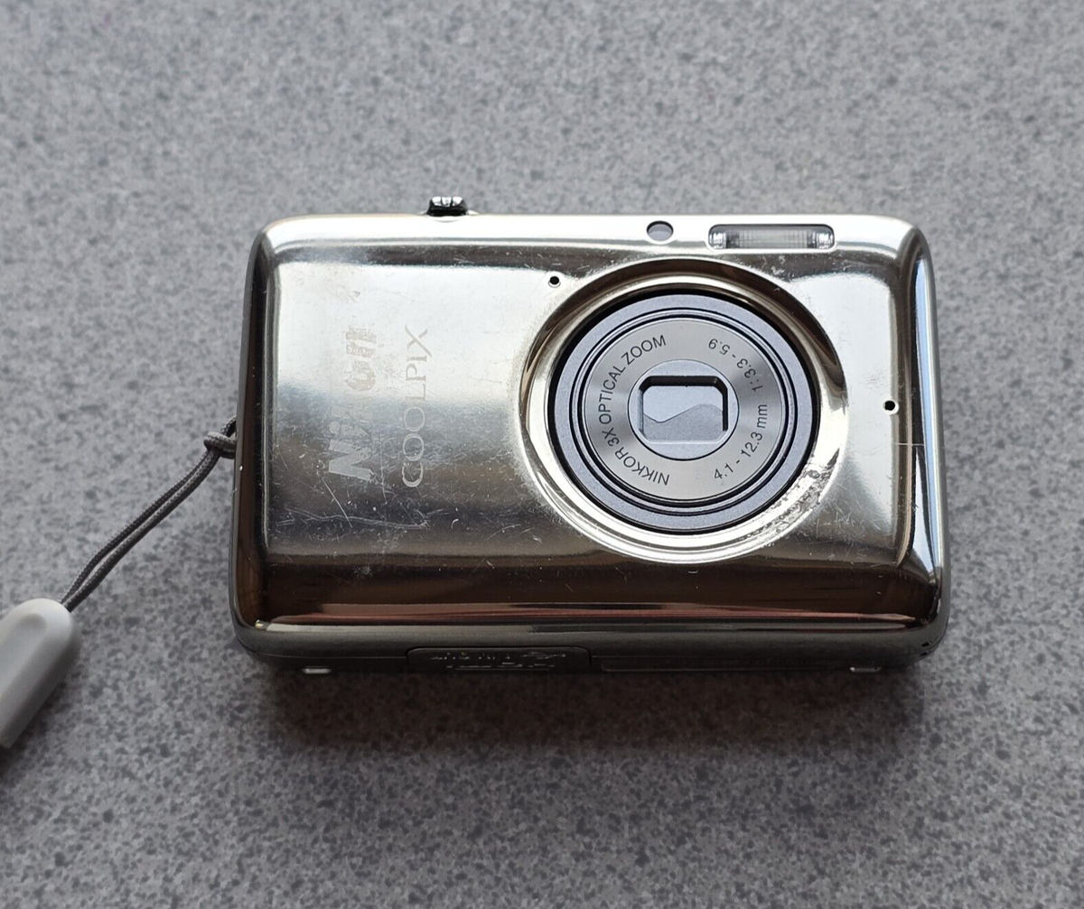 Nikon Coolpix S02　ミラーシルバー Nikon COOLPIX S02 13.2MP Digital Camera - Silver for sale