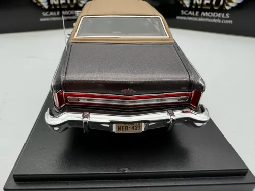 Neo 1/43 Resin car model Lincoln Continental Town Car 1982 dark grey - Picture 6 of 8
