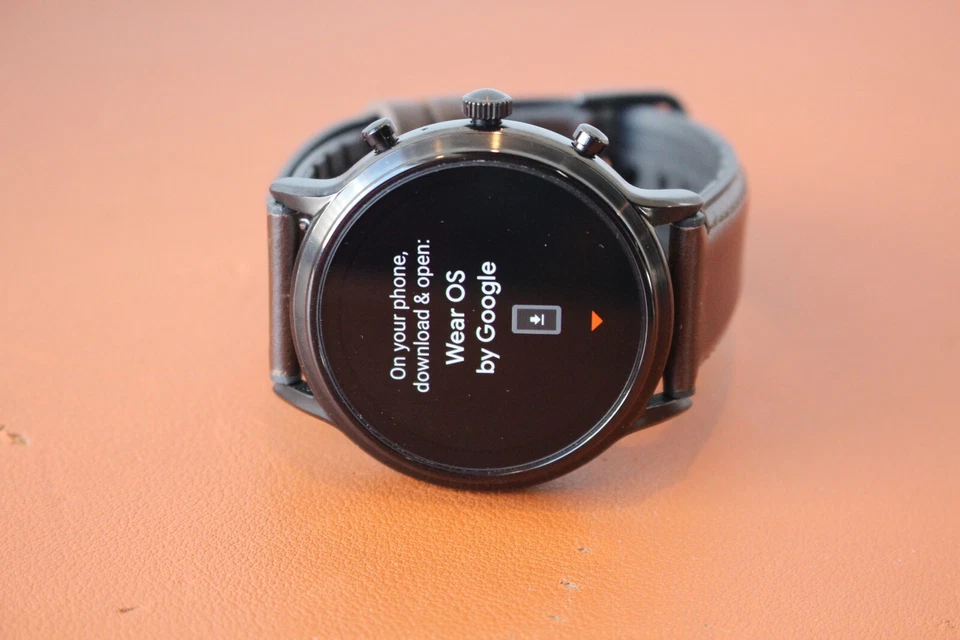 Fossil DW10F1 Gen 5 Carlyle Stainless Steel LTE Touchscreen Smartwatch - Image 3 of 4