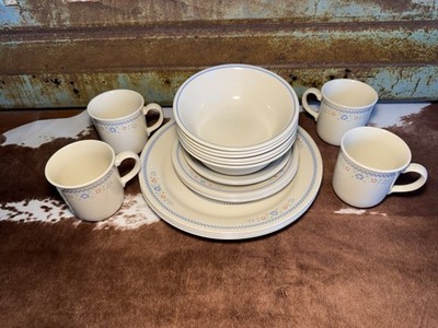 Vintage Corelle by Corning Needlepoint 20 Pc dish set