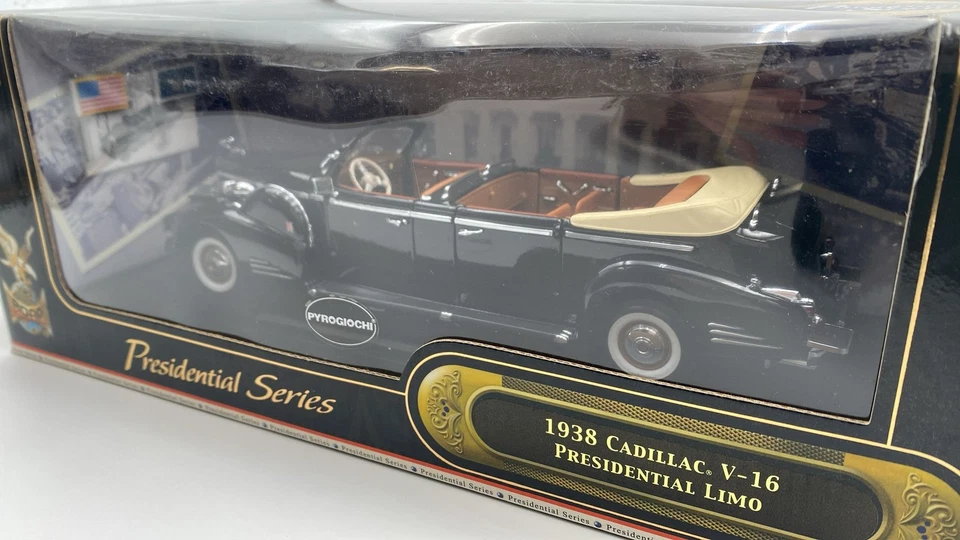 ROA24028 Road Signature Cadillac V-16 Presidential Limo 1938 1/24 - Immagine 3 di 4