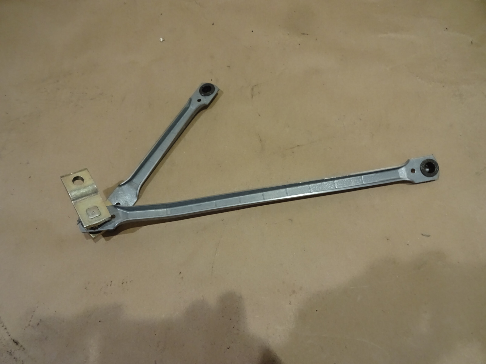 Ferrari 355,348  Linkage / Levers For Windshield Wiper Assembly -  P/N 62885800