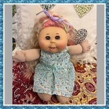 Sweet Cabbage Patch Kids Doll Girl Jakks China Platinum Blond Brown Eye